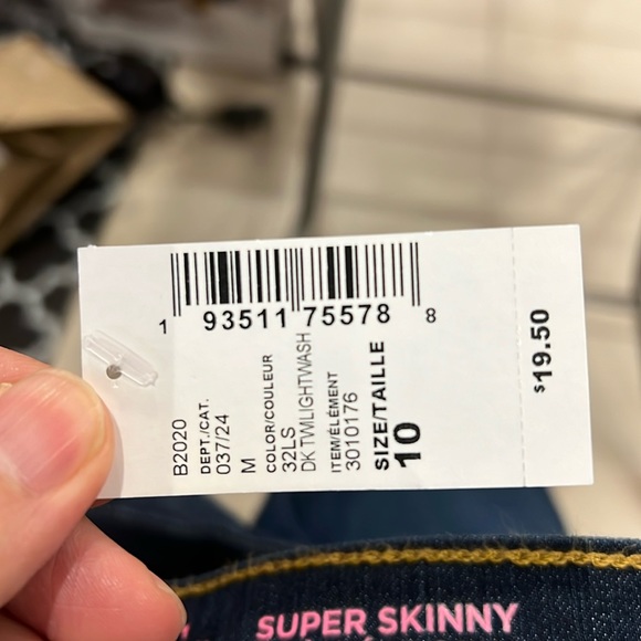 Brand new girl blue jeans with tags: Size 10 - Picture 5 of 5